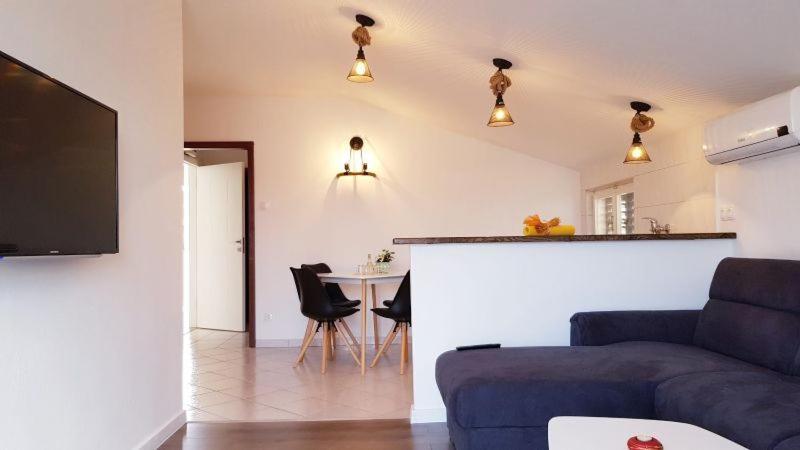 Apartment Mirjana Vodice Bagian luar foto